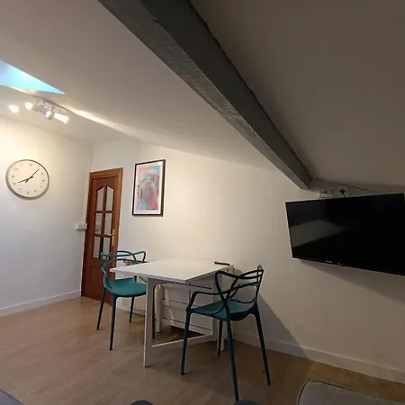 Atico Con Encanto Junto A La Plaza Mayor De Apartment