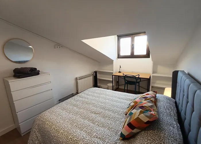 Atico Con Encanto Junto A La Plaza Mayor De